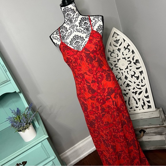 Lulu’s Sunset The Mood Red Floral Lace Up Maxi Dress Size Medium NWOT Wedding - Picture 4 of 15
